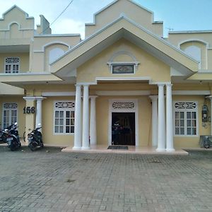 Hotel Pekalongan Syariah RedPartner